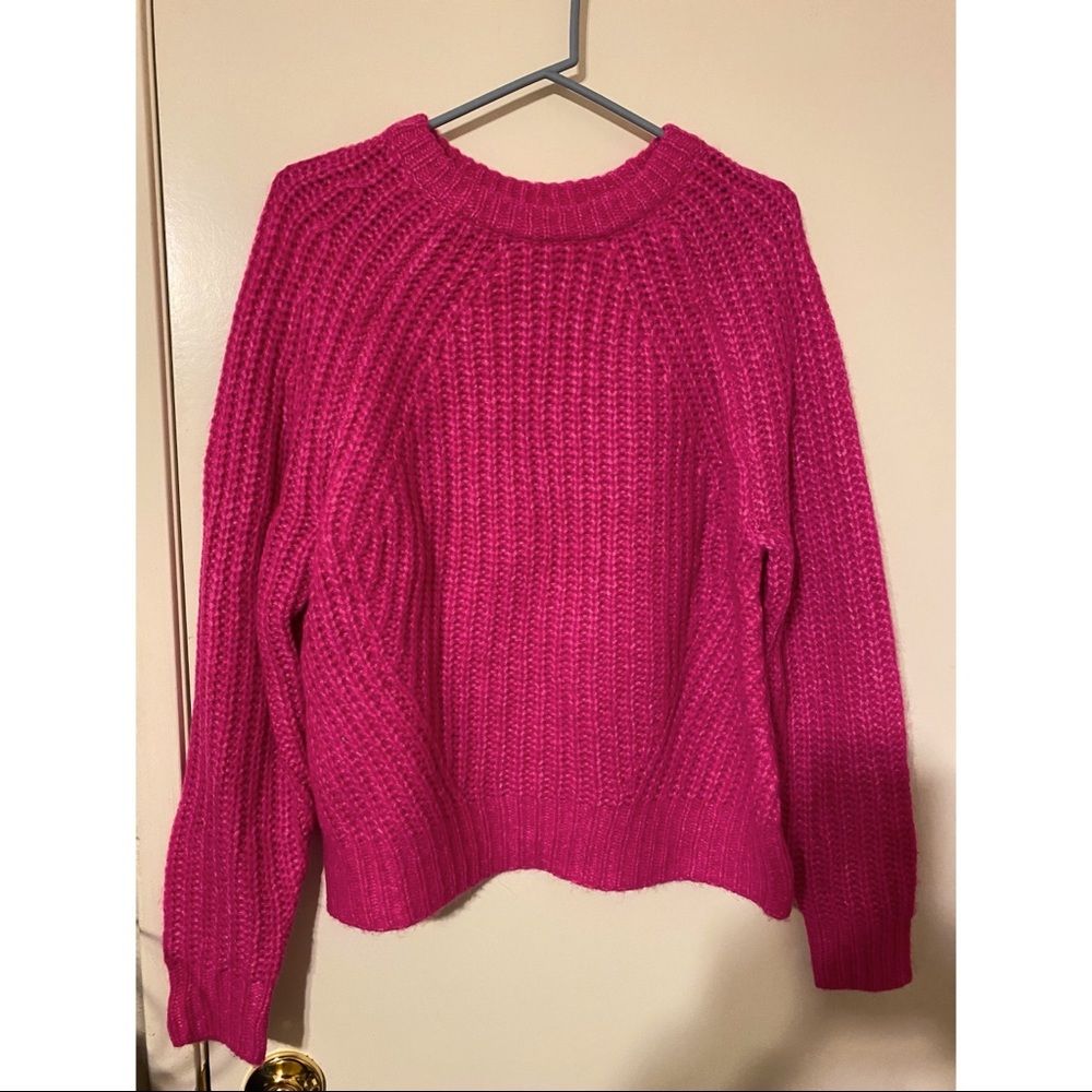 A new day - hot pink sweater never worn no tags